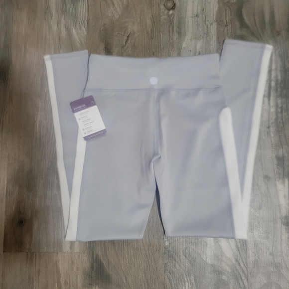 NWT Threads 4 Thought leggings size medium - Picture 2 of 13